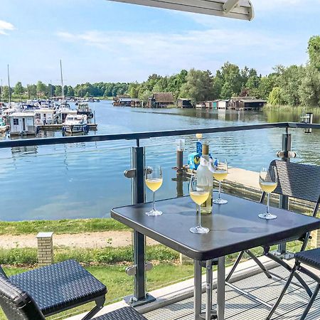 Lovely Apartment In Rechlin With Kitchen 外观 照片